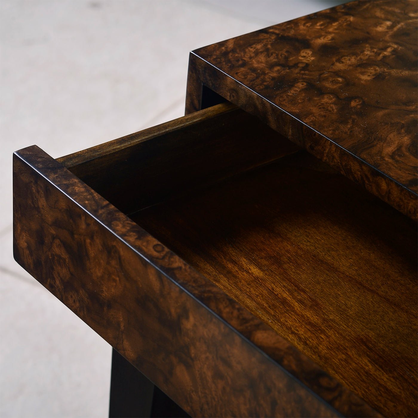 Console Art Déco en ronce de noyer
