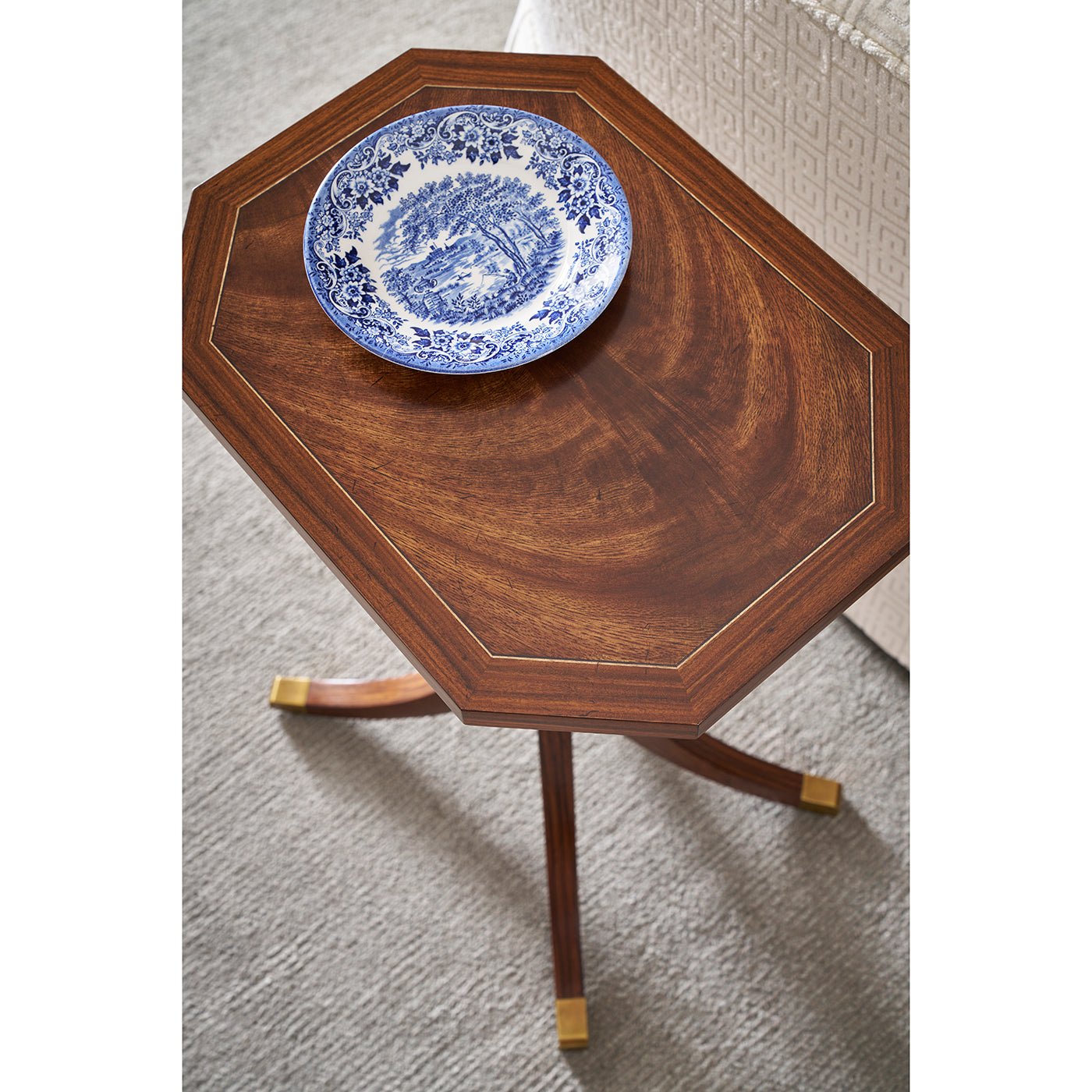 Table d'appoint octogonale classique