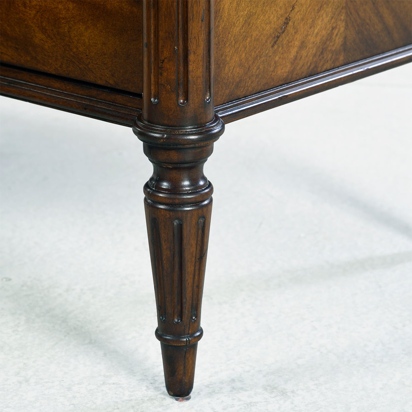 Commode Louis XVI française foncée