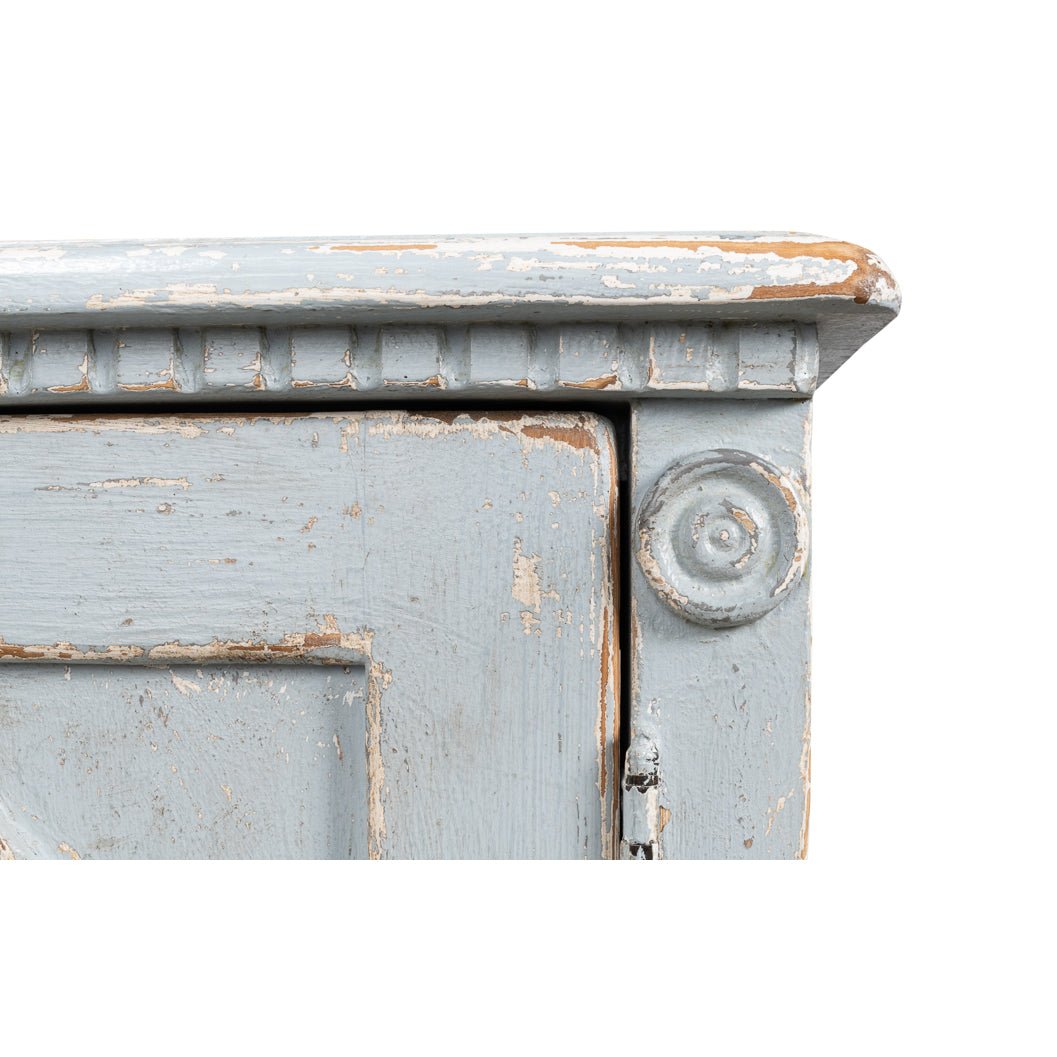 Buffet provincial français peint en bleu