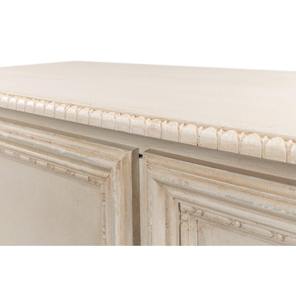 Meuble d'appoint peint de style provincial français