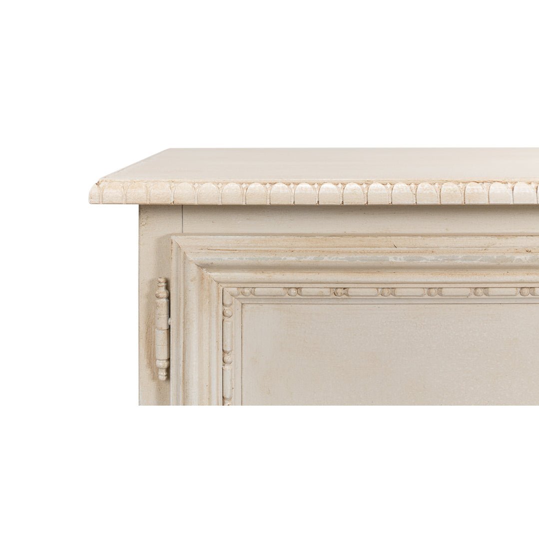 Meuble d'appoint peint de style provincial français