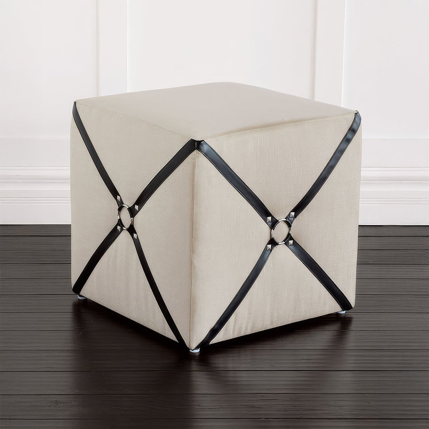 Pouf cube harnais