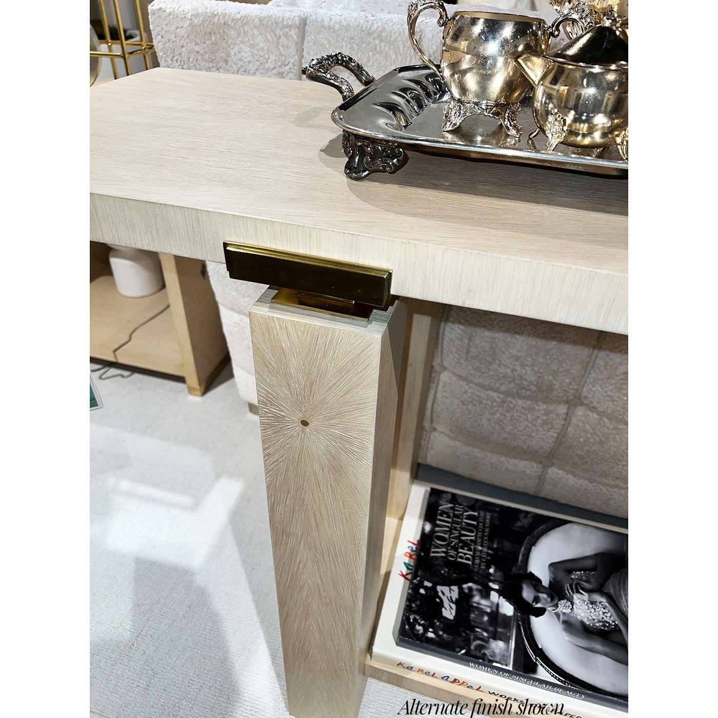 Console minimaliste Hollywood Regency