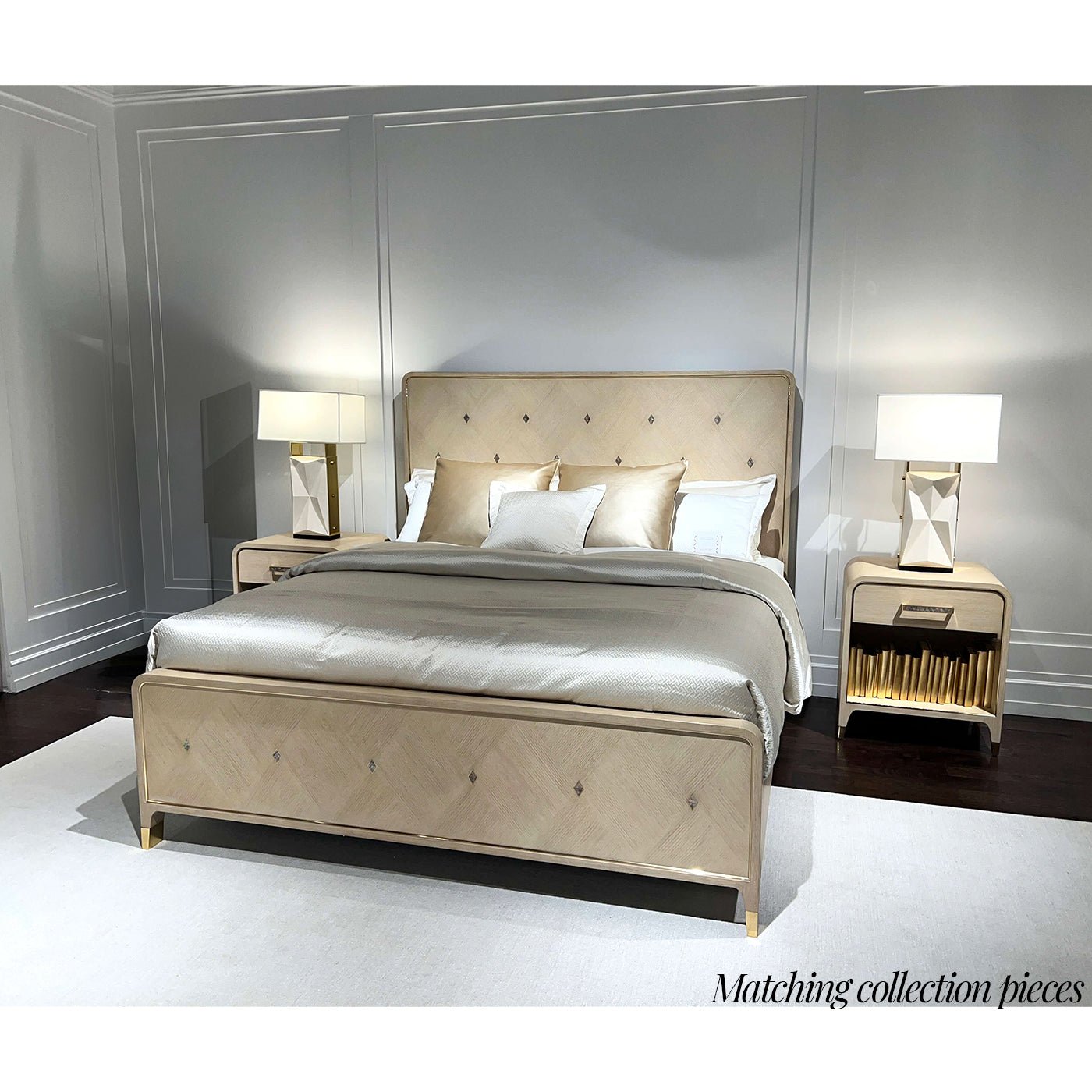 Table de chevet Hollywood Regency - Finition claire