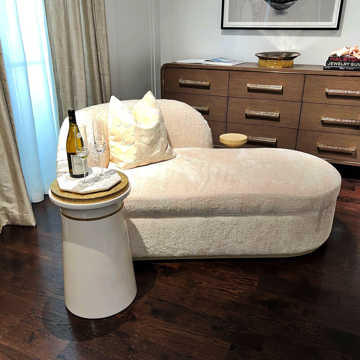 Grande commode Hollywood Regency