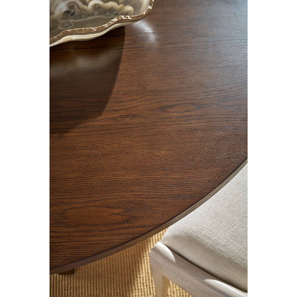 Table à manger ronde en chêne de style côtier