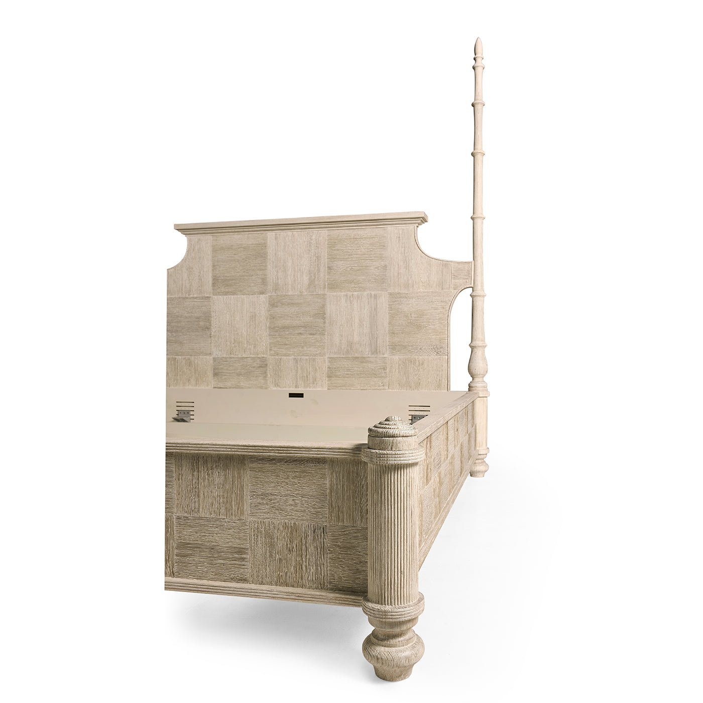 Rustic Washed Pencil Post Bed