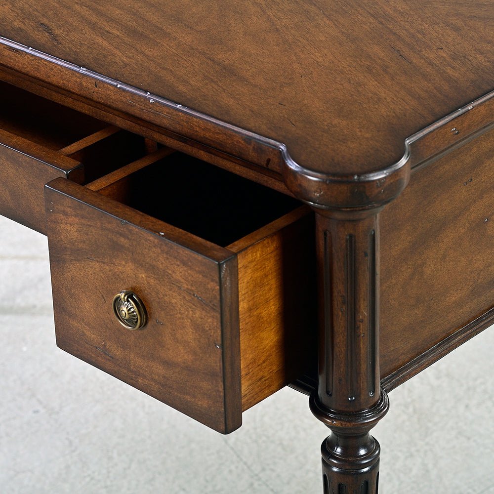 Petit bureau français Louis XVI