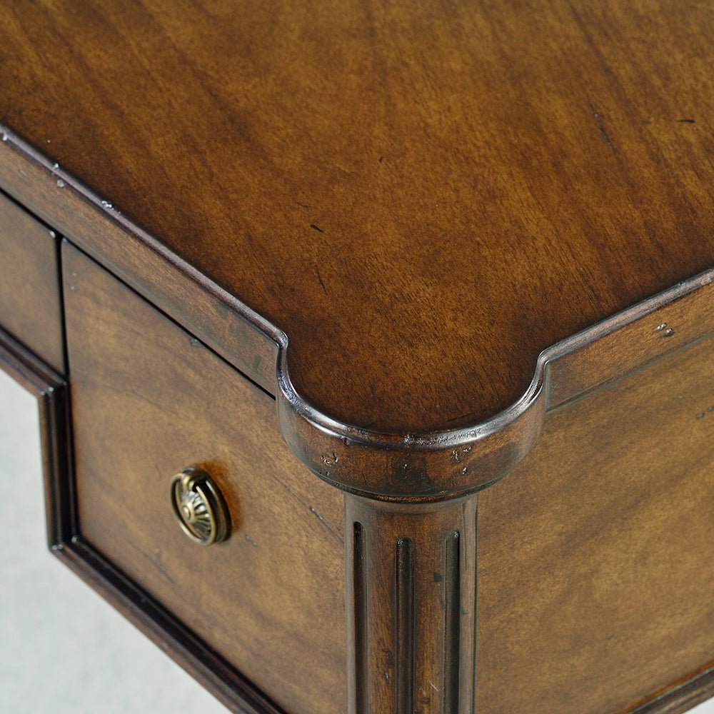 Petit bureau français Louis XVI
