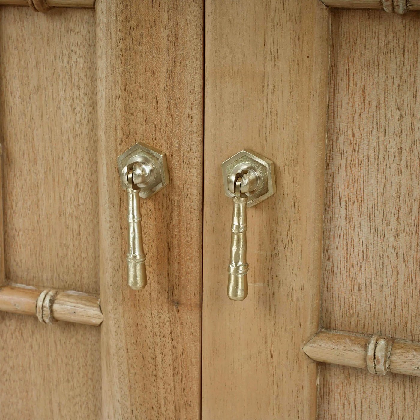 Petite armoire du milieu du siècle - Finition bois fruitier