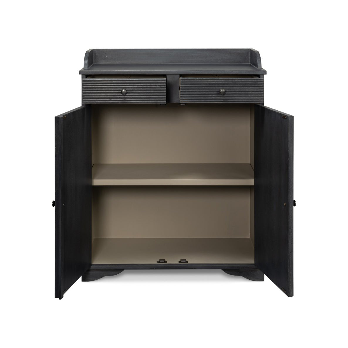 Armoire en pin noir récupéré