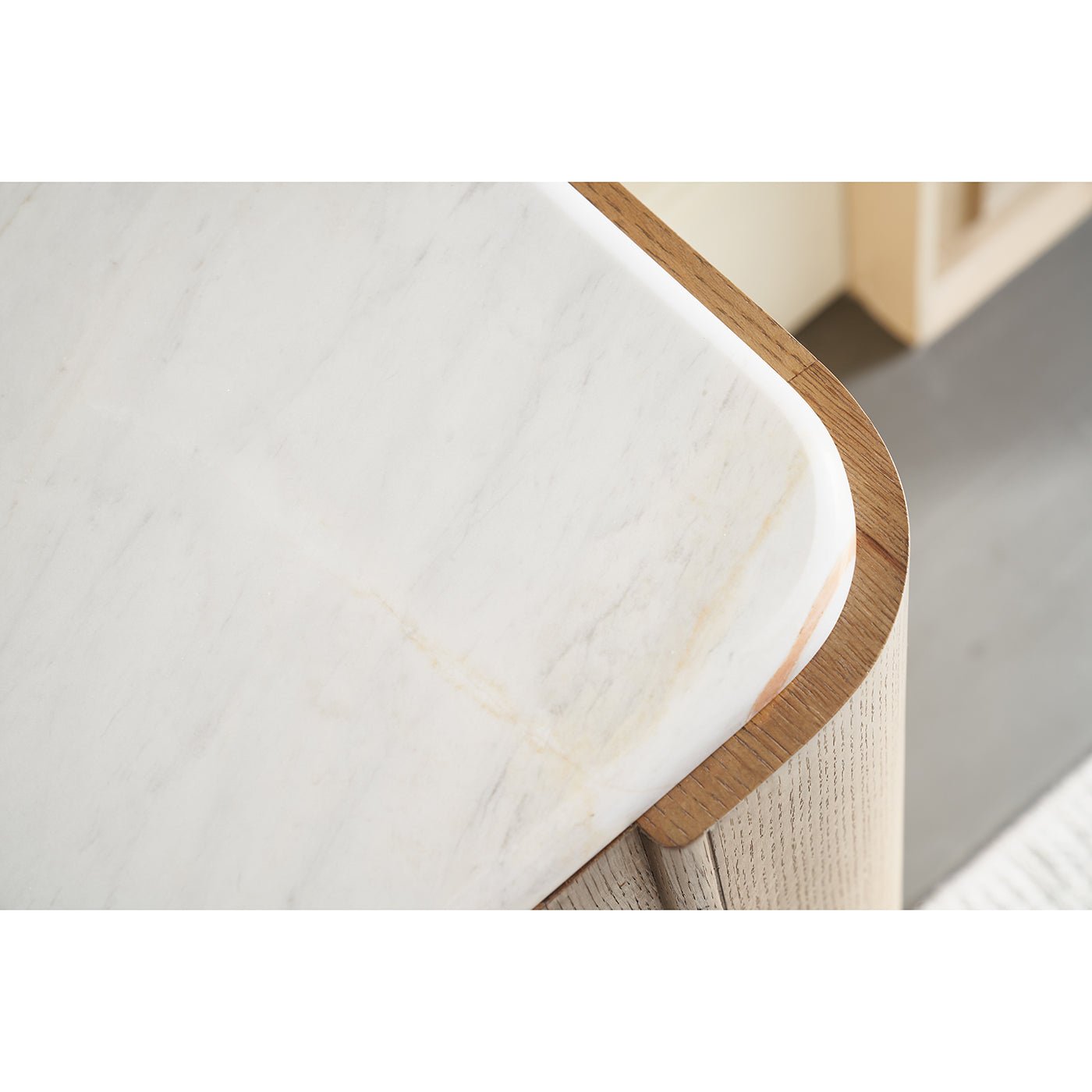 Buffet moderne organique en bois blond