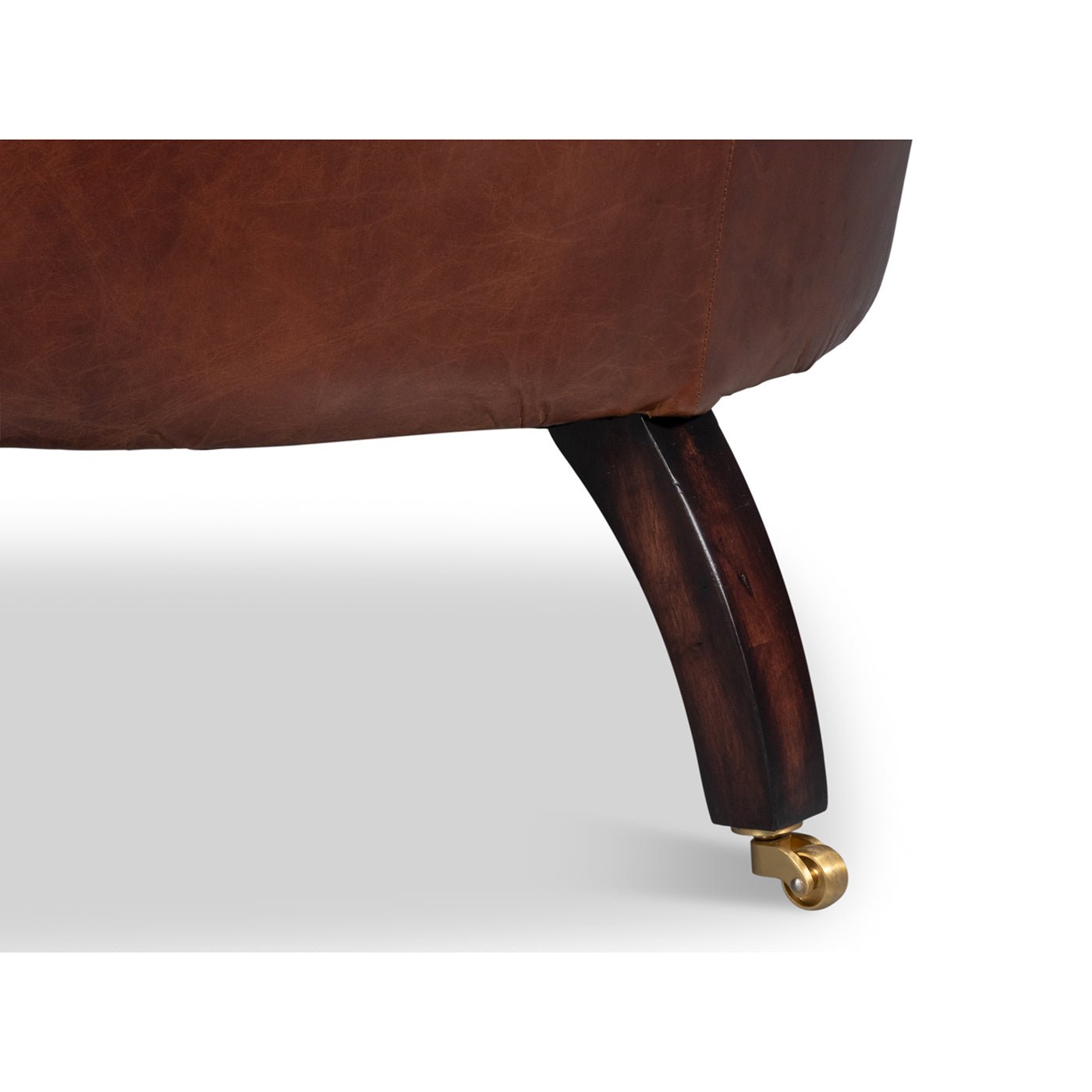 Chaise à dossier tonneau en cuir marron