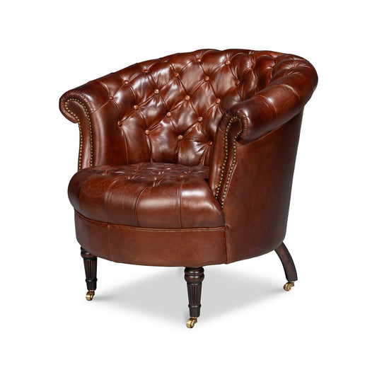Chaise à dossier tonneau en cuir marron