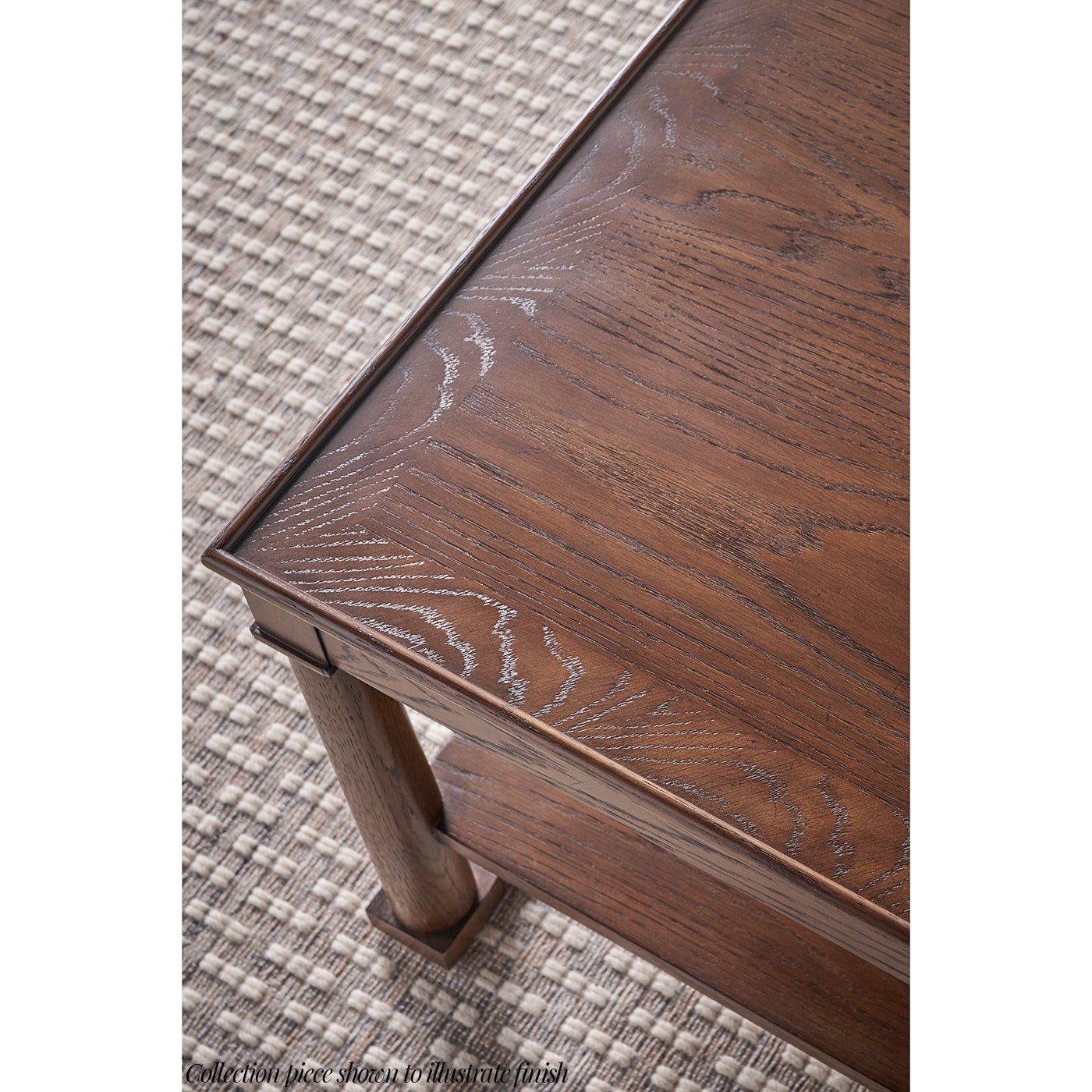 Table basse ronde en chêne brun 