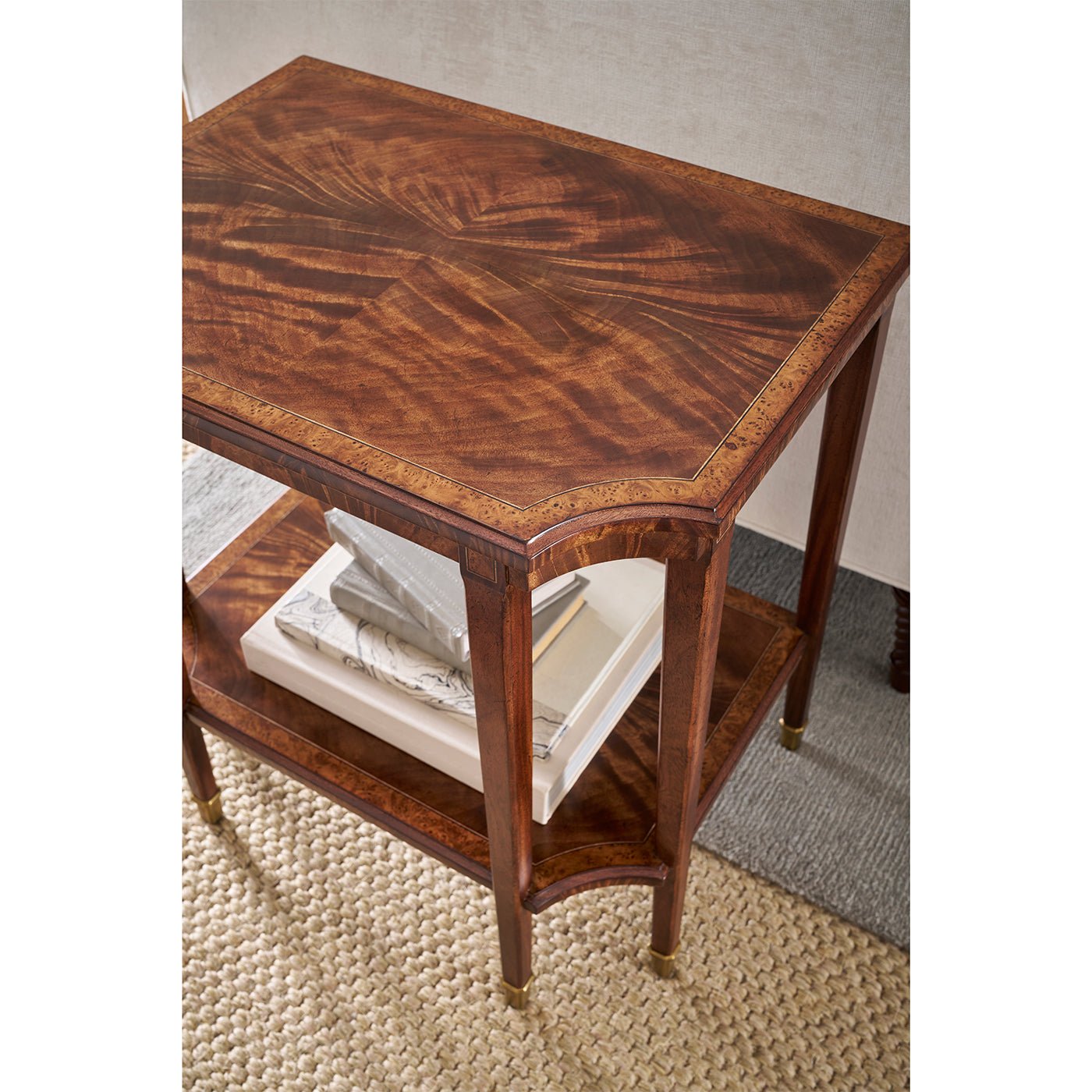 Table d'appoint classique 