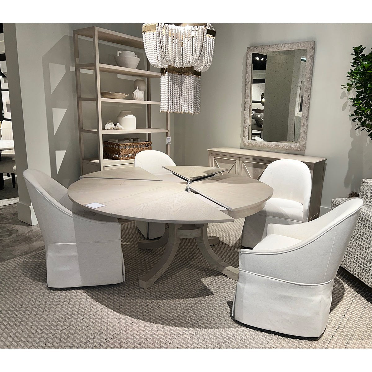 Chaise de salle à manger classique à jupe