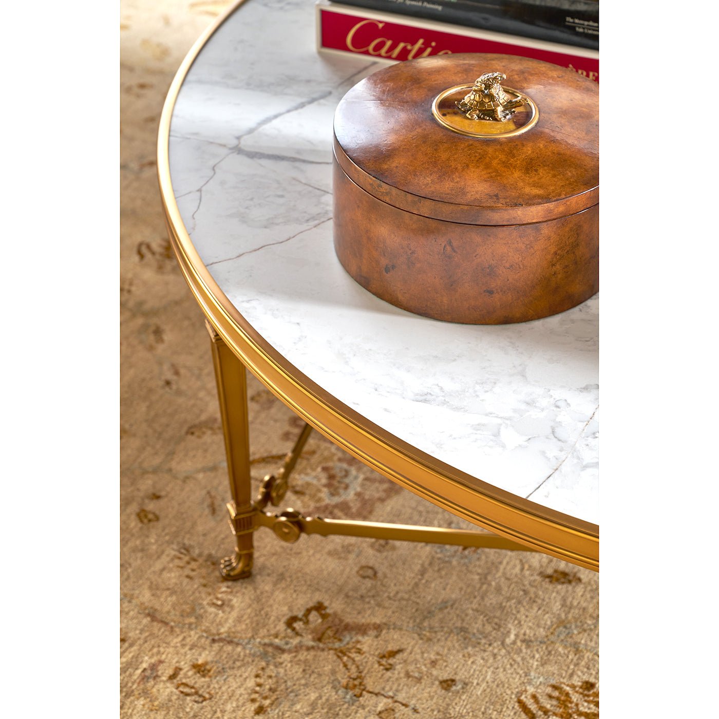Table basse ronde de style Empire français