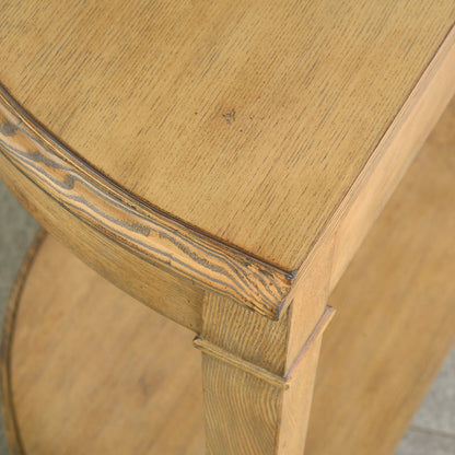 Console traditionnelle en bois clair