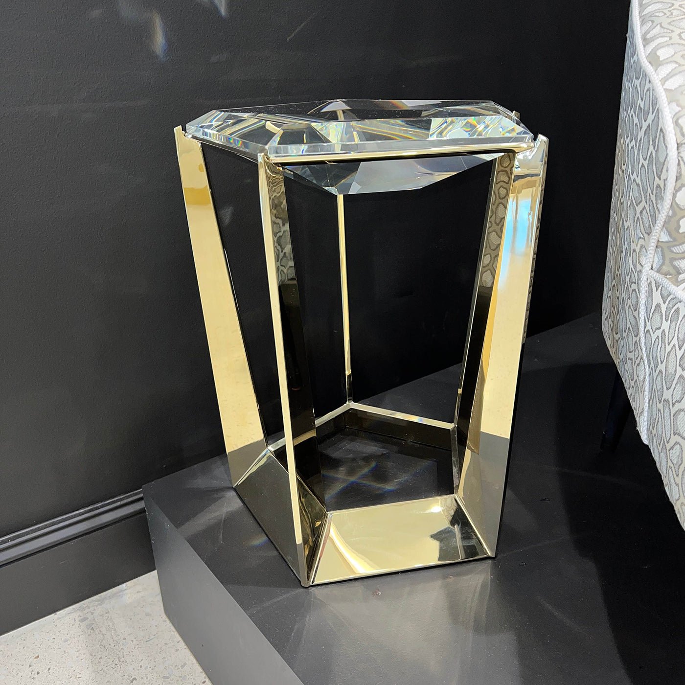 Table d'appoint moderne en pierres précieuses