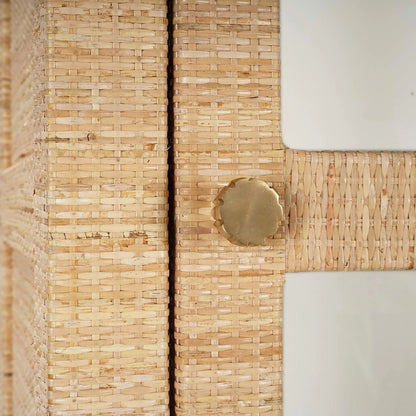 Armoire haute recouverte de rotin