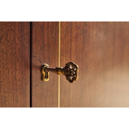 Armoire à deux portes de style Régence