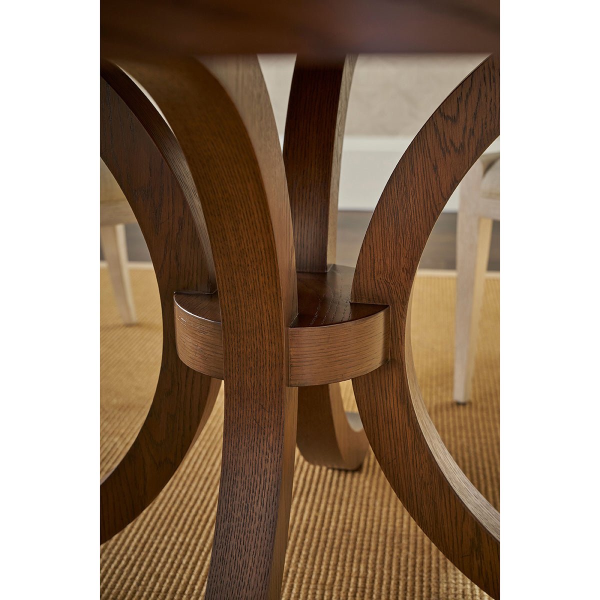Table à manger ronde en chêne de style côtier Jupe 