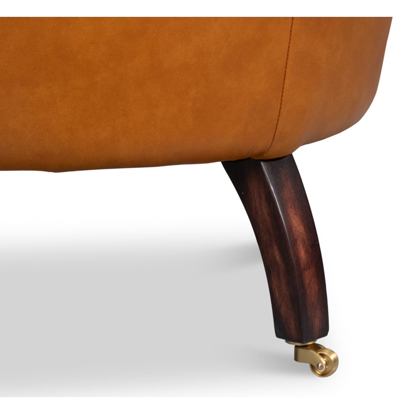 Chaise à dossier tonneau en cuir de selle beige