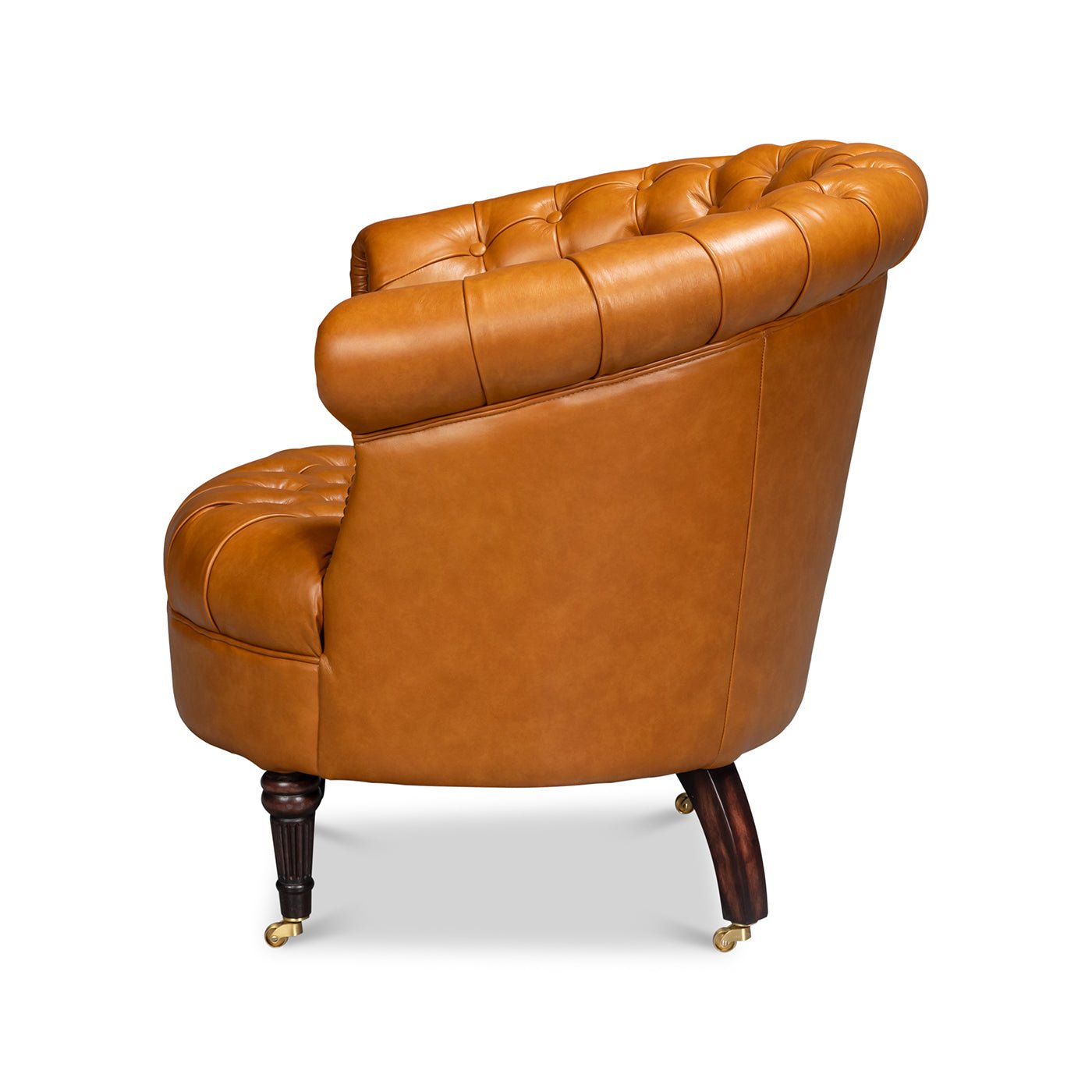 Chaise à dossier tonneau en cuir de selle beige