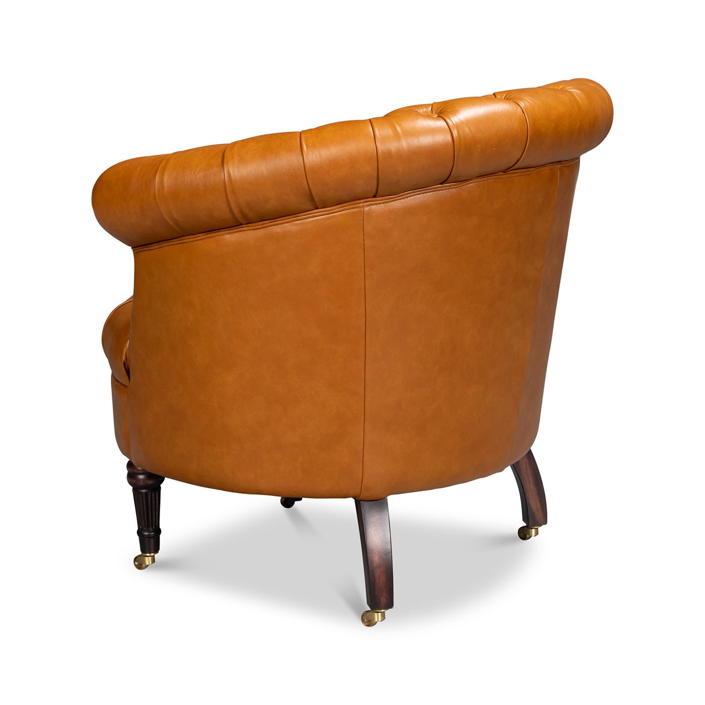 Chaise à dossier tonneau en cuir de selle beige
