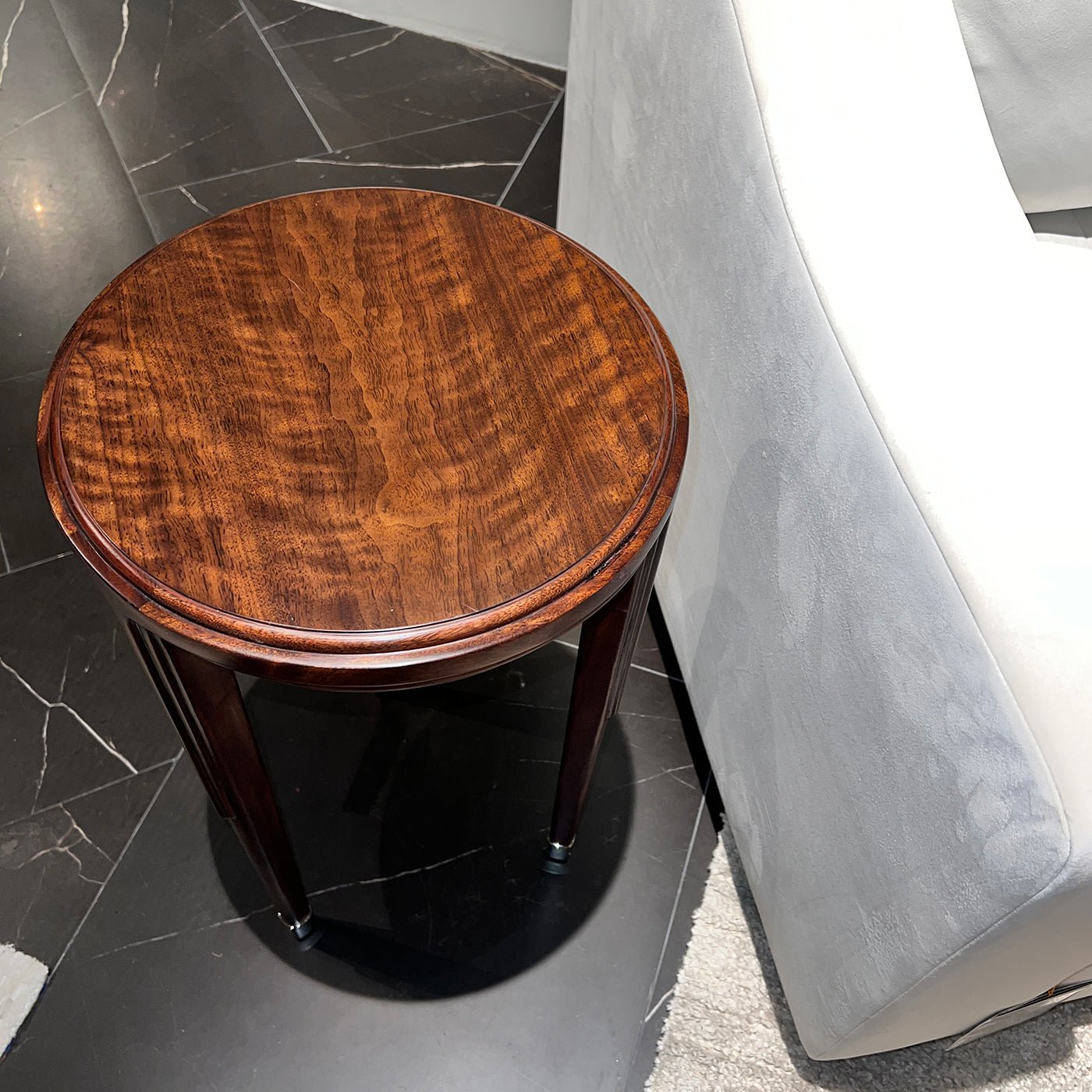 Table d'appoint ronde Art déco en noyer